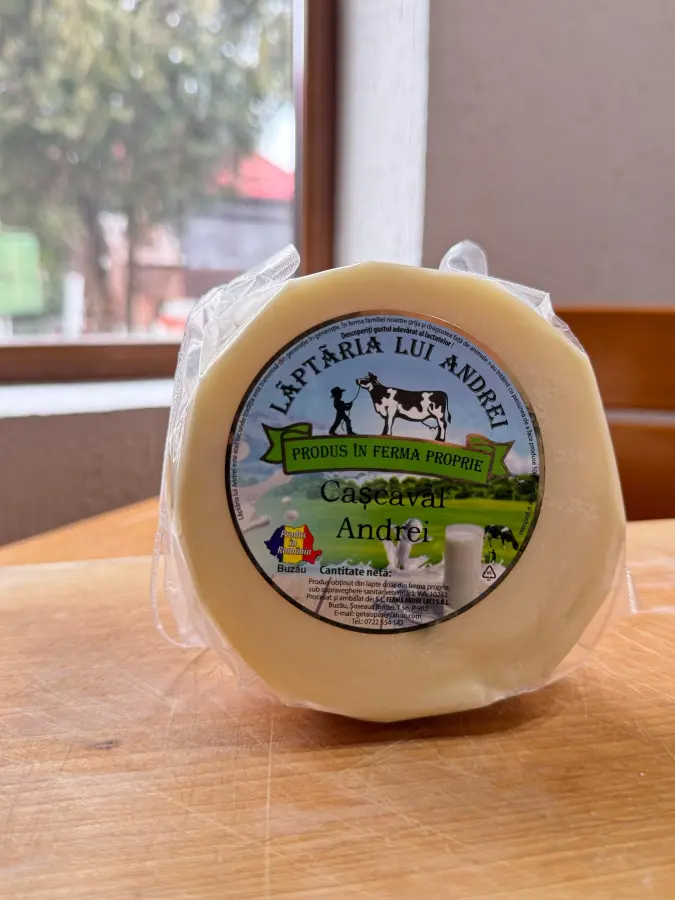 Cașcaval din lapte de vacă Lăptăria lui Andrei 500 gr